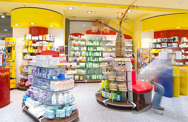 06_apotheke_im_hauptbahnhof_leipzig_gondel_1442931107.jpg